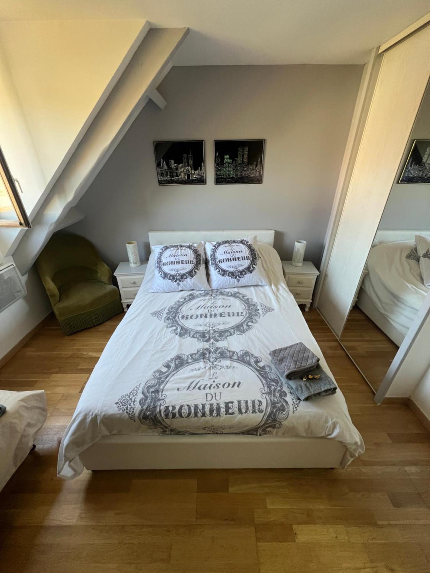 La Maison Du Bonheur Saintry-sur-Seine Zewnętrze zdjęcie